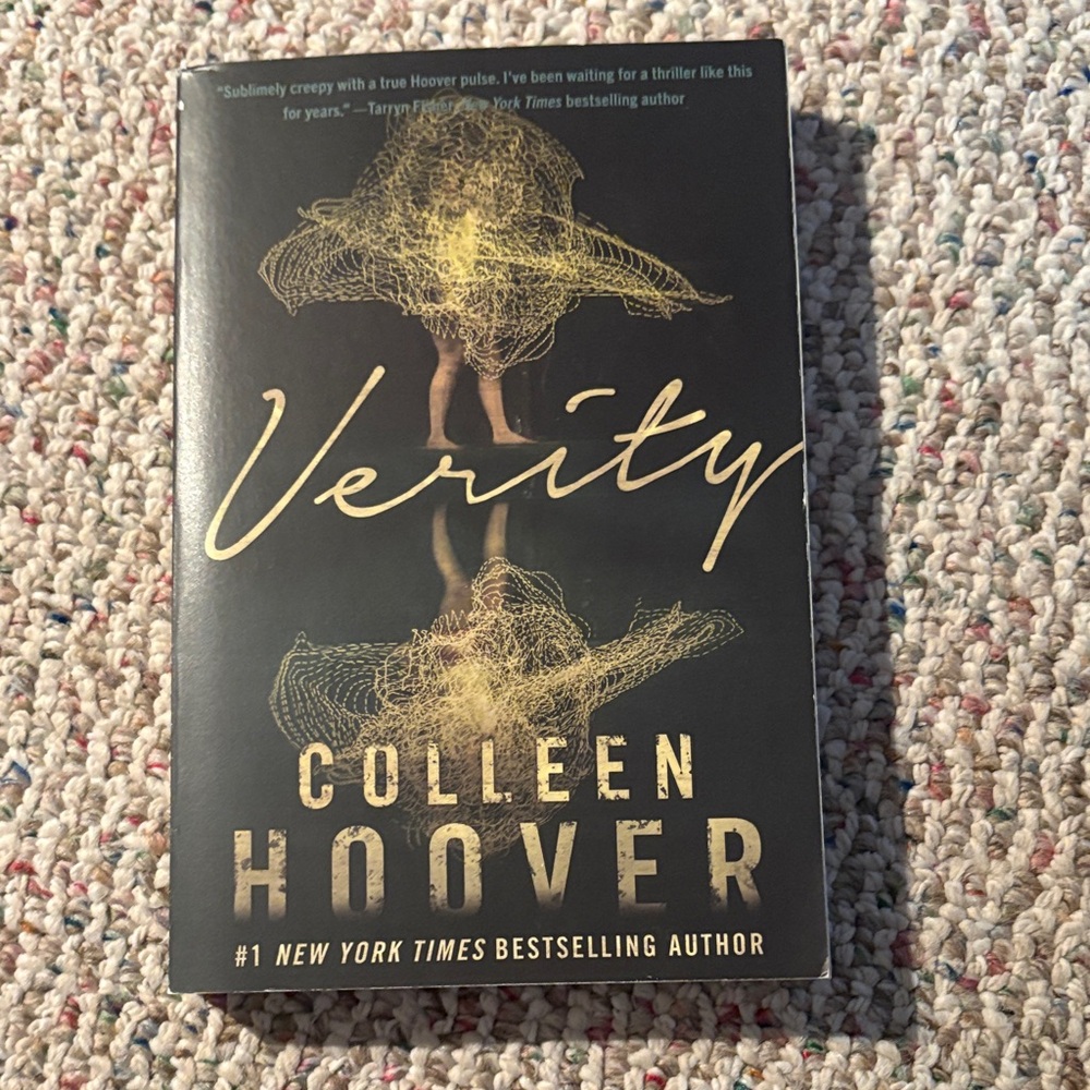 Verity by Colleen Hoover Paperback